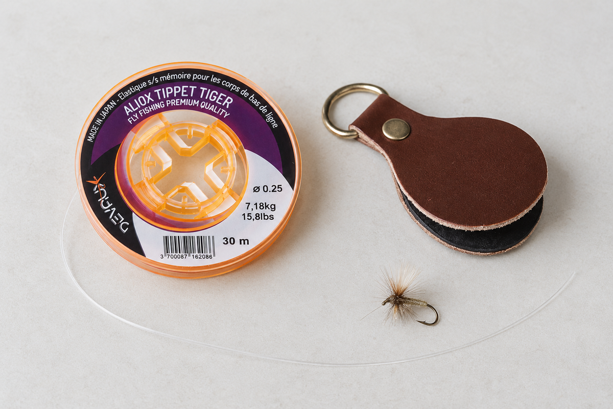 Nylon Devaux Aliox, redresseur JMC et mouche sèche pour le montage d’un bas de ligne