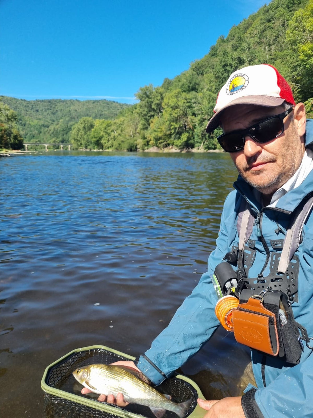 Pêche à la mouche noyée de la truite en rivière