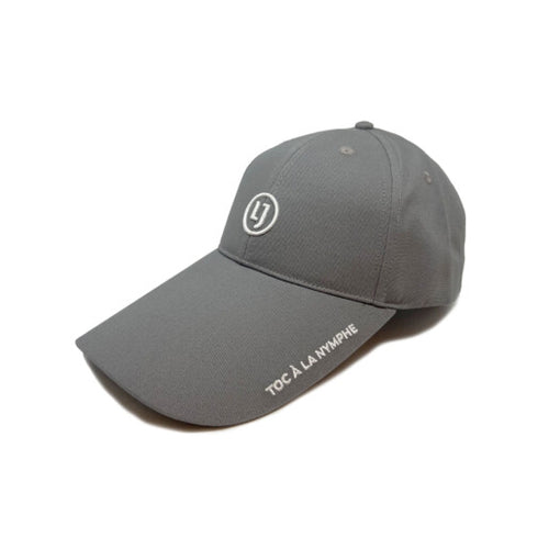 Casquette LJ Laurent Jauffret brodée avec visière allongée sur tissu respirant Oeko Tex